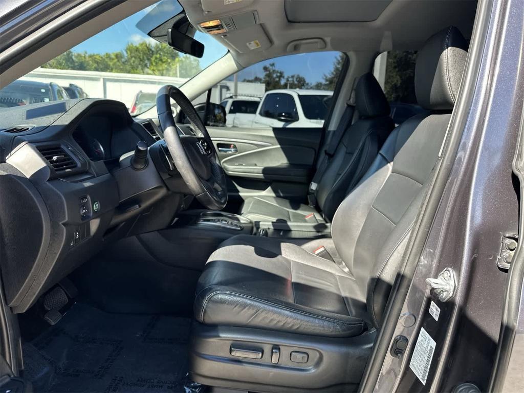 used 2022 Honda Pilot car, priced at $27,299