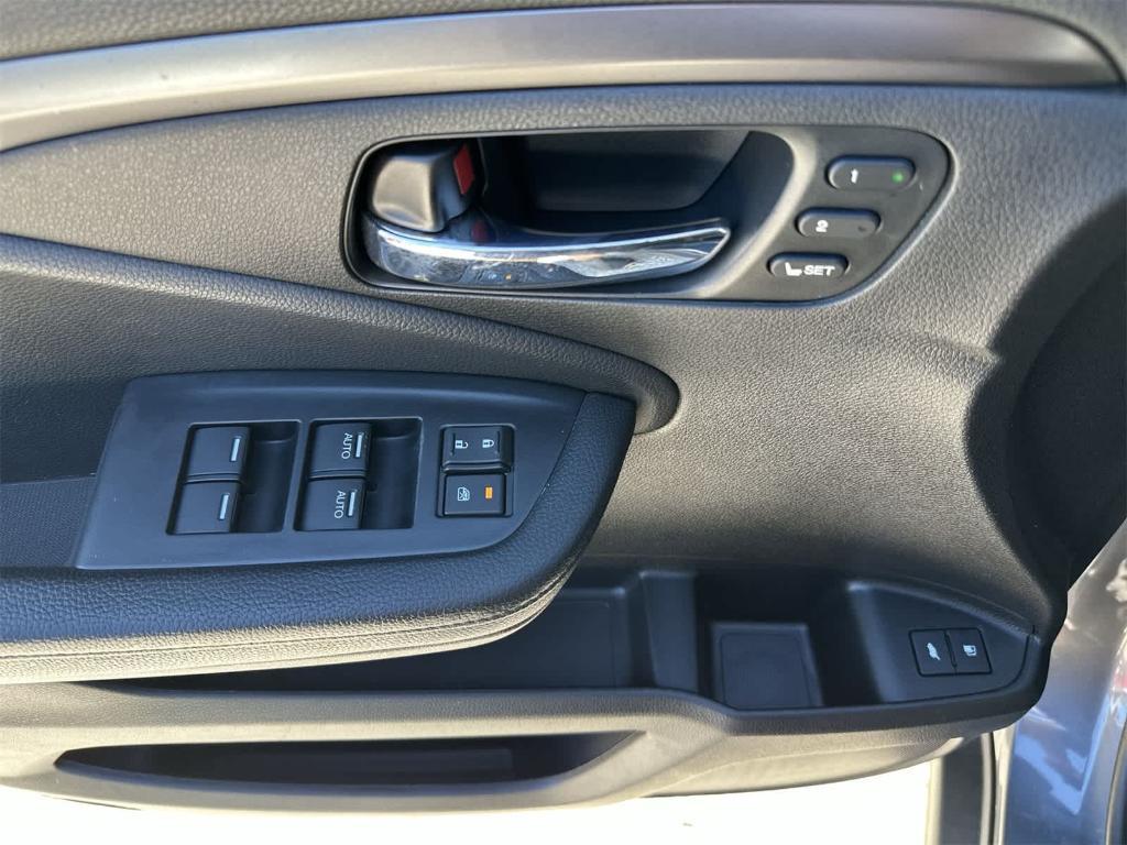 used 2022 Honda Pilot car, priced at $27,299