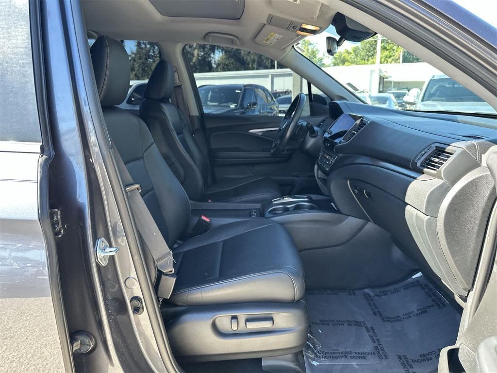 used 2022 Honda Pilot car, priced at $27,299