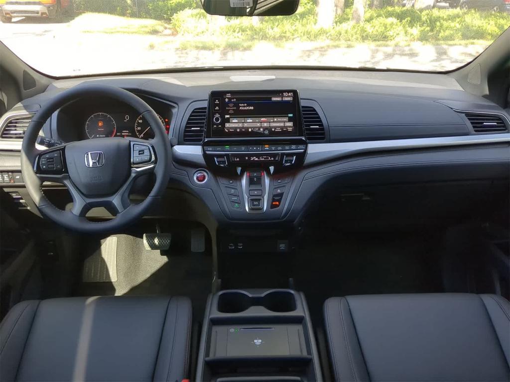 new 2026 Honda Odyssey car, priced at $43,301