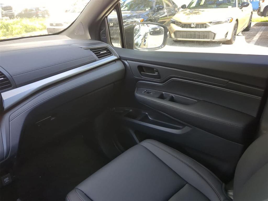 new 2026 Honda Odyssey car, priced at $43,301