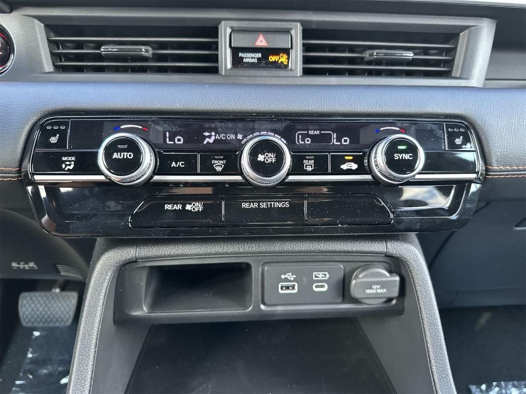 new 2025 Honda Pilot car, priced at $40,143