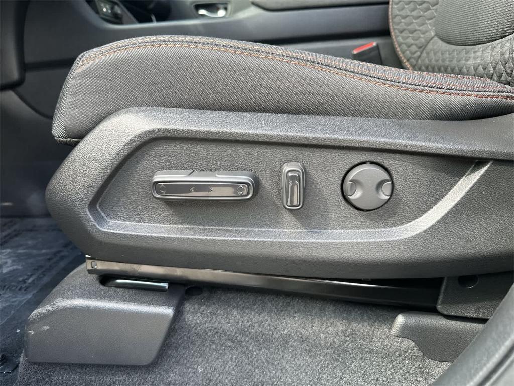 new 2025 Honda Pilot car, priced at $40,143