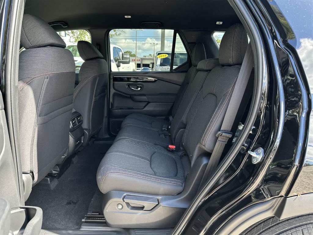 new 2025 Honda Pilot car, priced at $40,143