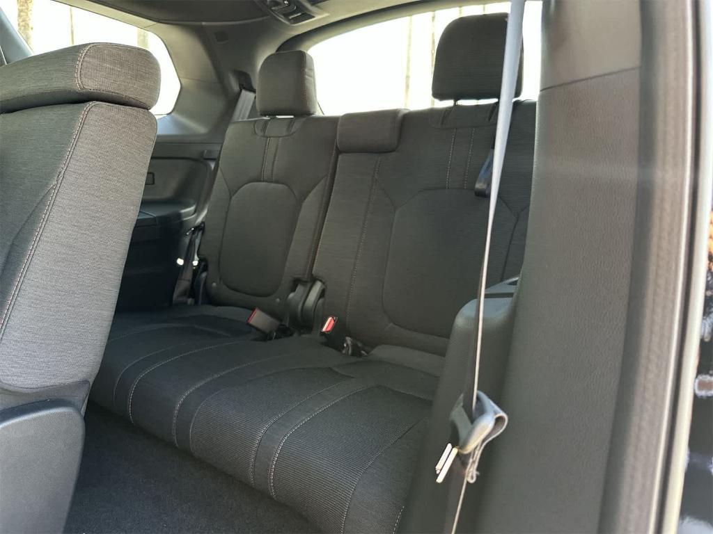 new 2025 Honda Pilot car, priced at $40,143