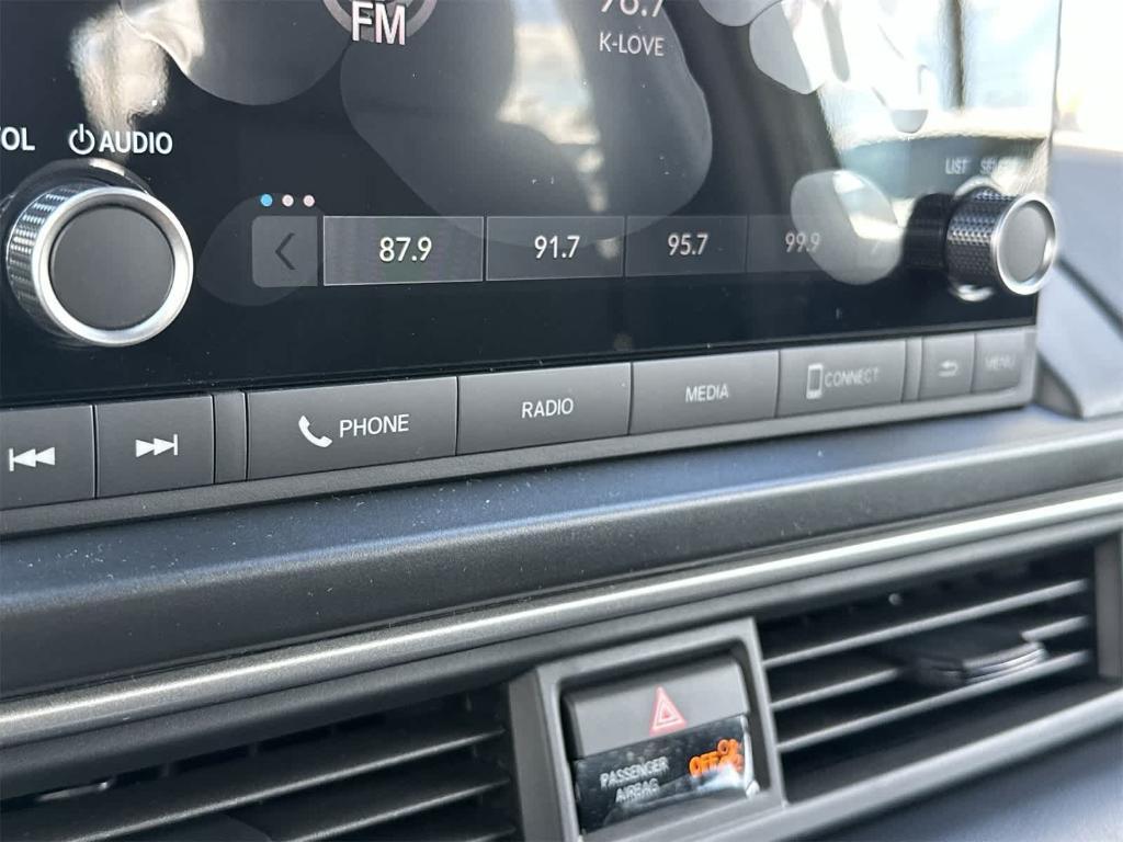 new 2025 Honda Pilot car, priced at $40,143