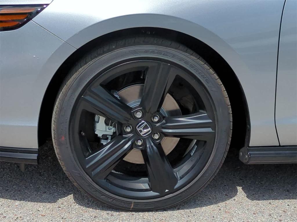 new 2025 Honda Accord Hybrid car, priced at $35,187
