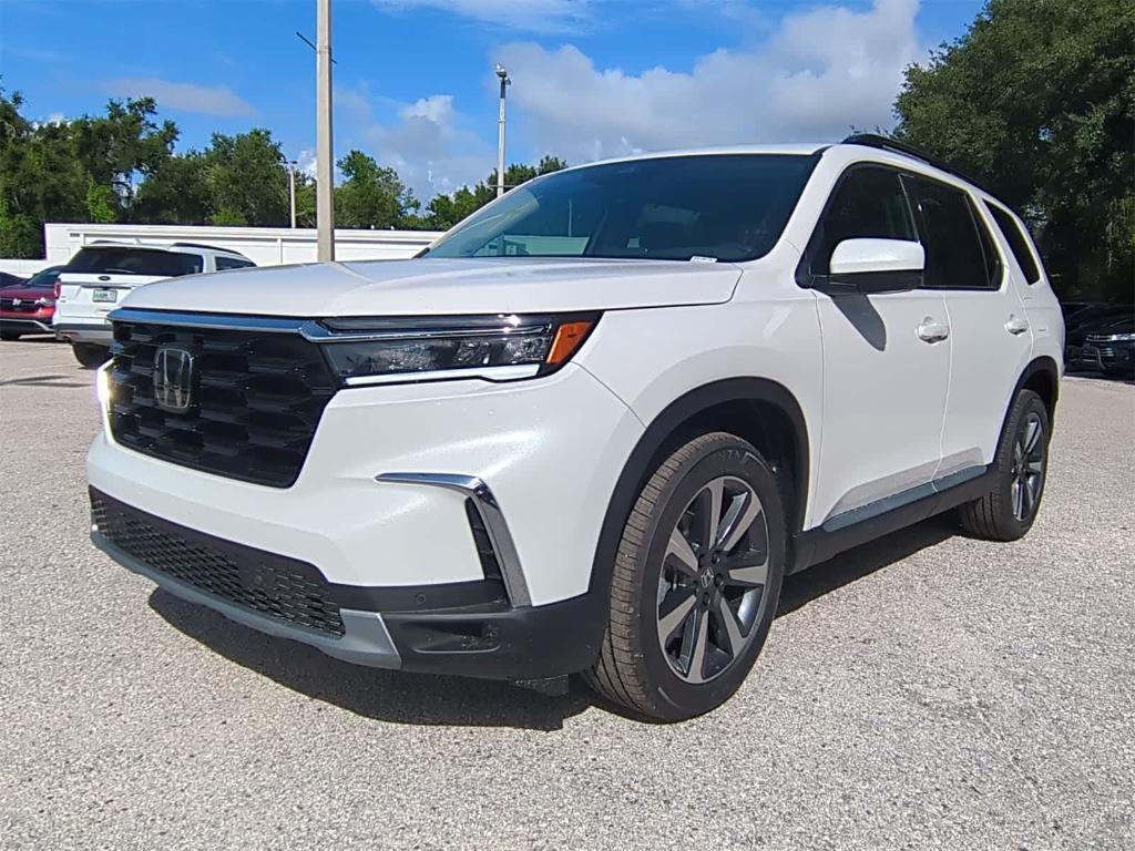 new 2025 Honda Pilot car, priced at $48,096
