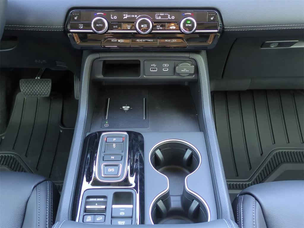 new 2025 Honda Pilot car, priced at $48,096