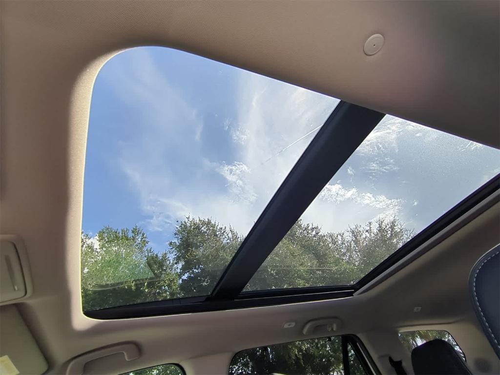 new 2025 Honda Pilot car, priced at $48,096