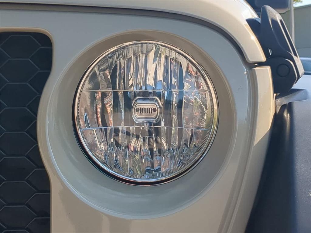 used 2020 Jeep Gladiator car, priced at $27,639