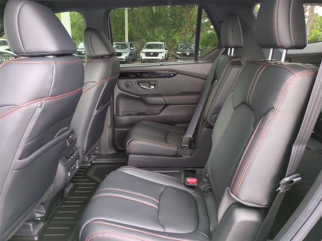 new 2025 Honda Pilot car, priced at $48,816