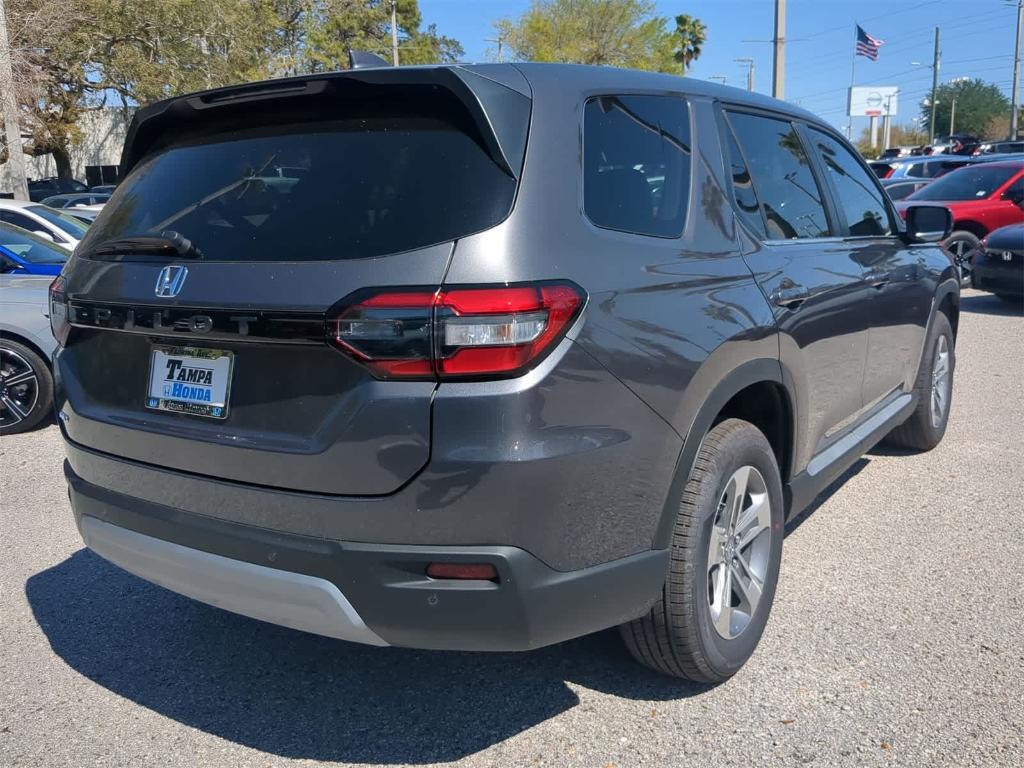 new 2025 Honda Pilot car, priced at $45,168