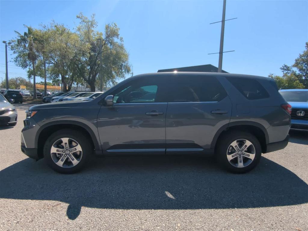 new 2025 Honda Pilot car, priced at $45,168