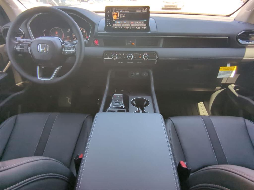 new 2025 Honda Pilot car, priced at $45,168