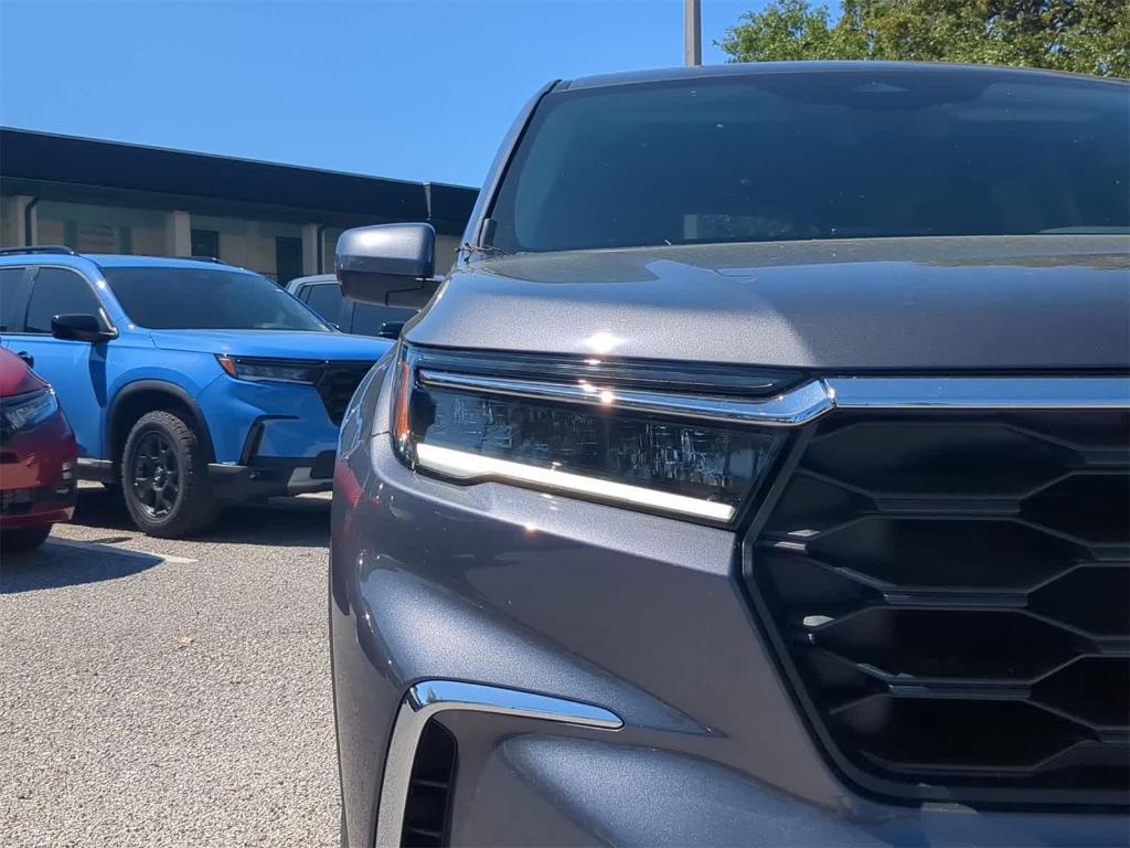 new 2025 Honda Pilot car, priced at $45,168