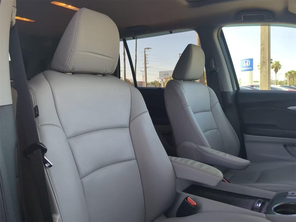 used 2022 Honda Pilot car, priced at $23,811
