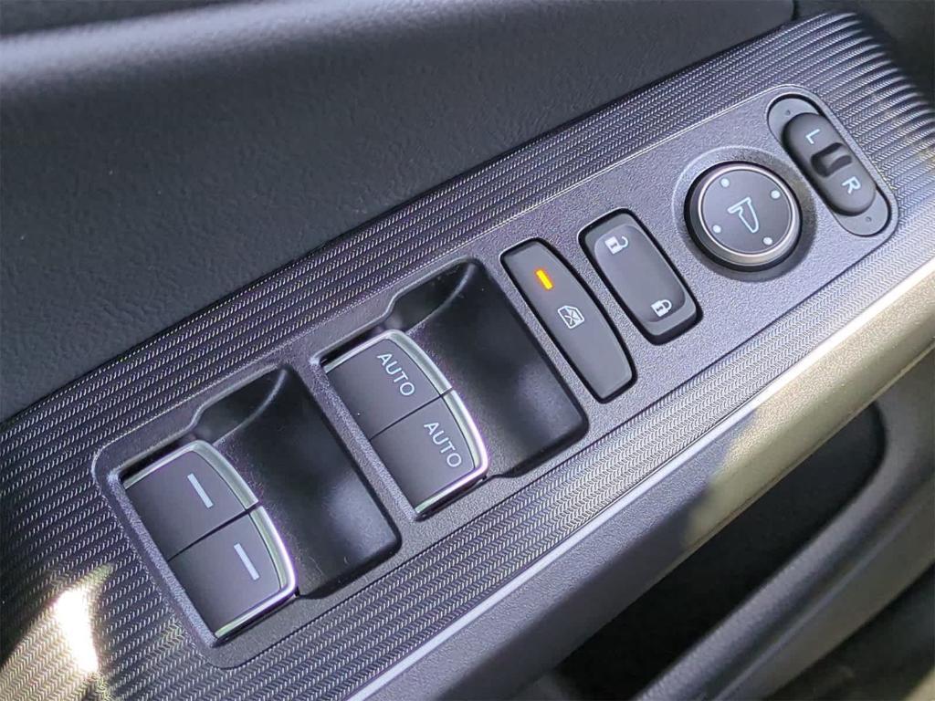 new 2025 Honda Civic Hybrid car, priced at $32,548