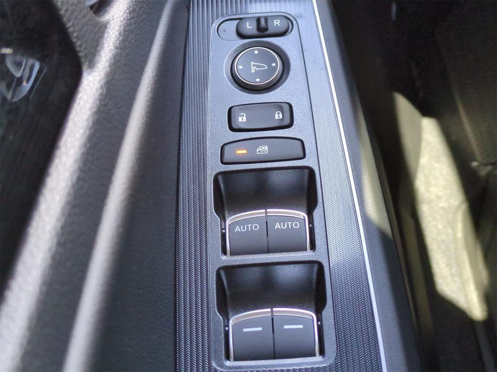 new 2025 Honda Civic Hybrid car, priced at $32,107