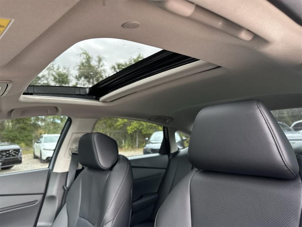 new 2025 Honda Accord Hybrid car, priced at $35,248