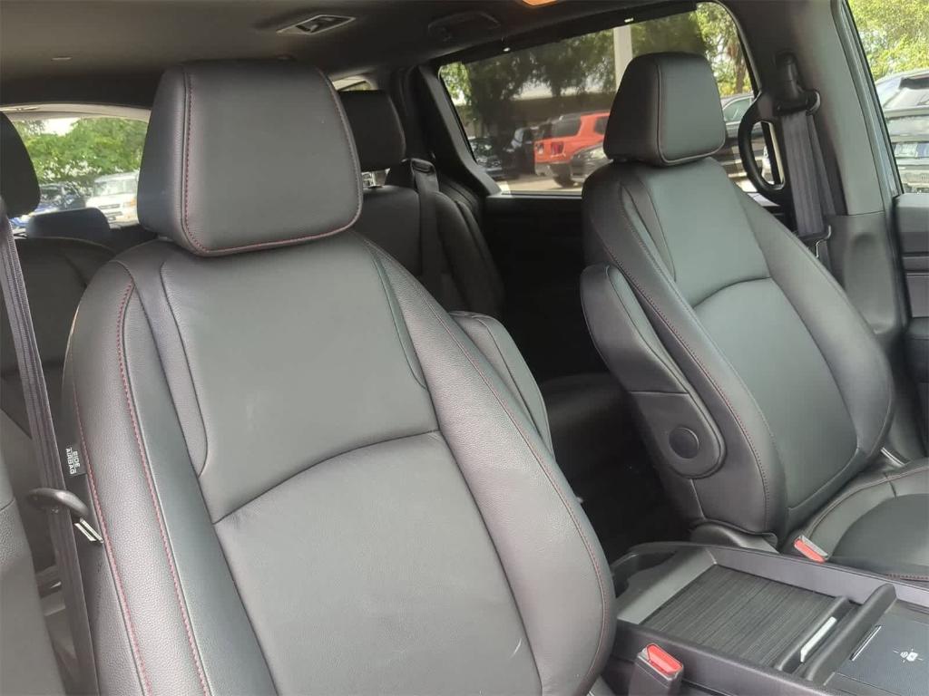 used 2025 Honda Odyssey car, priced at $38,790