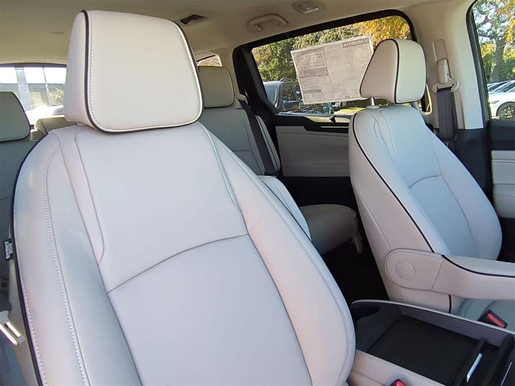 new 2025 Honda Odyssey car, priced at $46,373