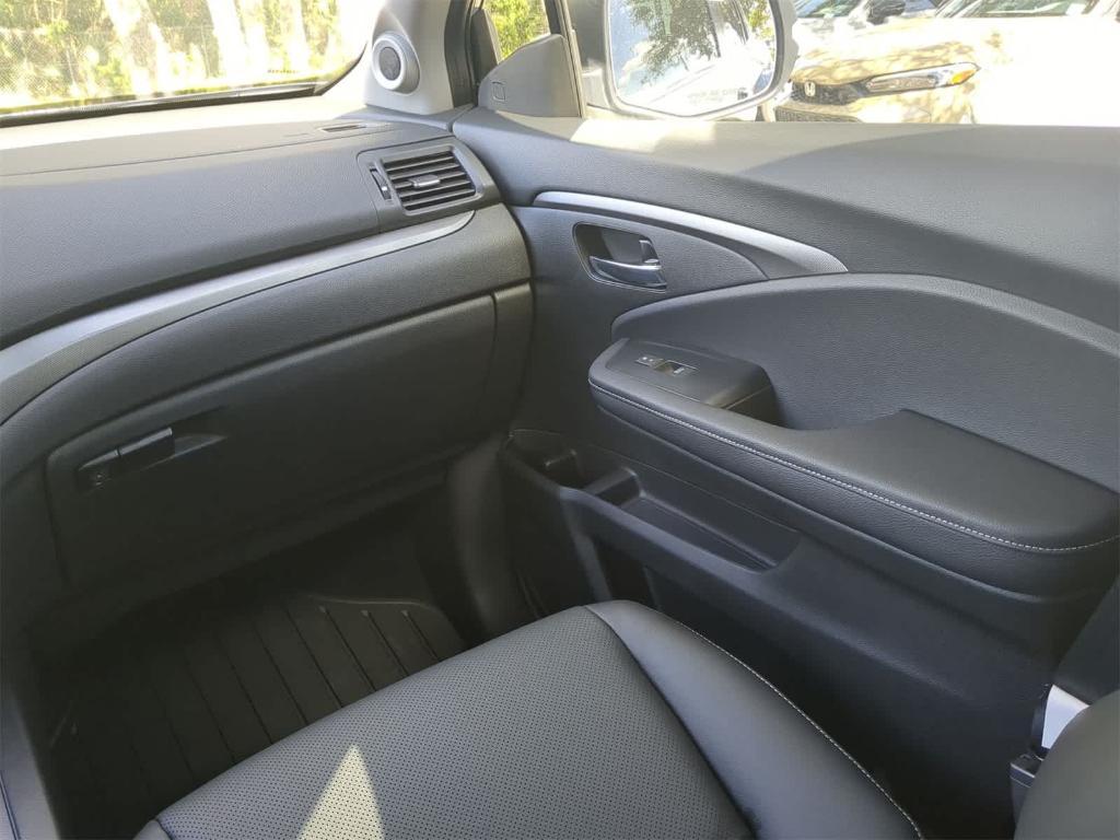 new 2025 Honda Ridgeline car, priced at $43,222