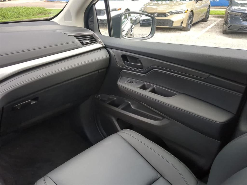 new 2026 Honda Odyssey car, priced at $42,262