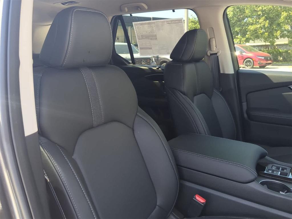 new 2025 Honda Pilot car, priced at $45,168