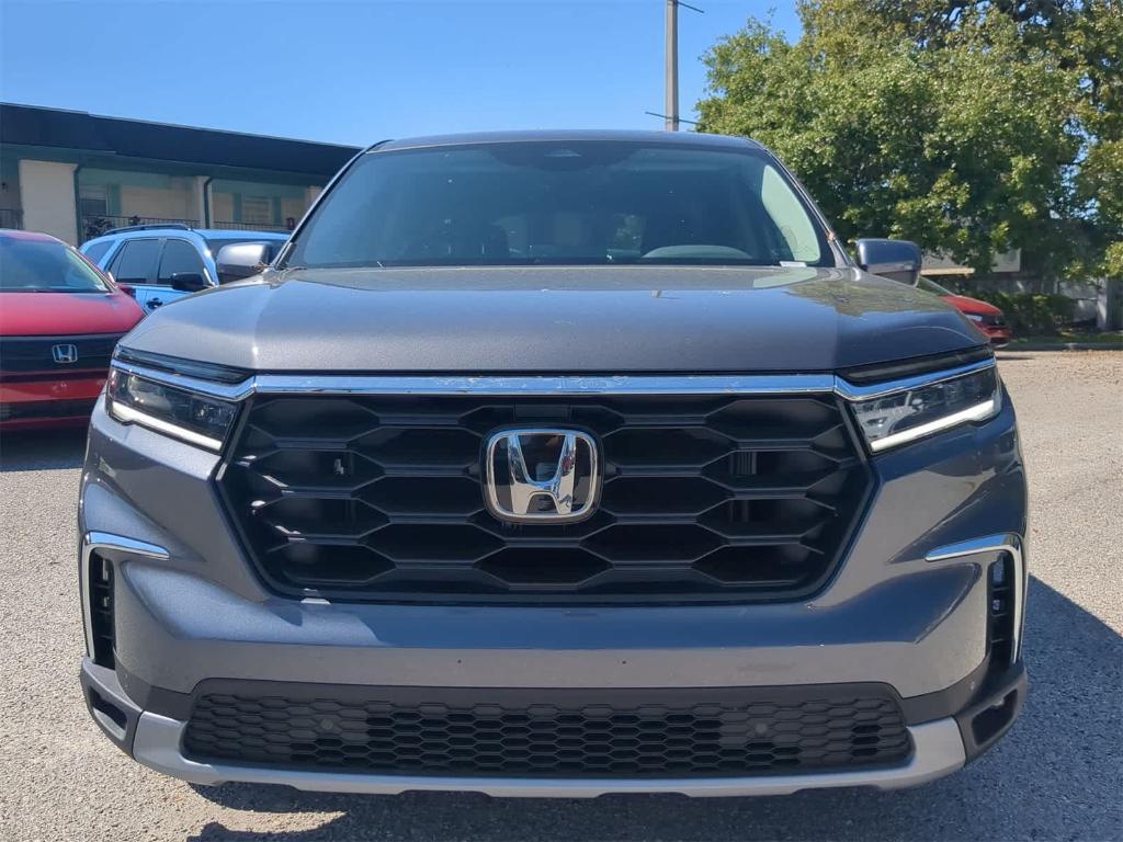 new 2025 Honda Pilot car, priced at $45,168