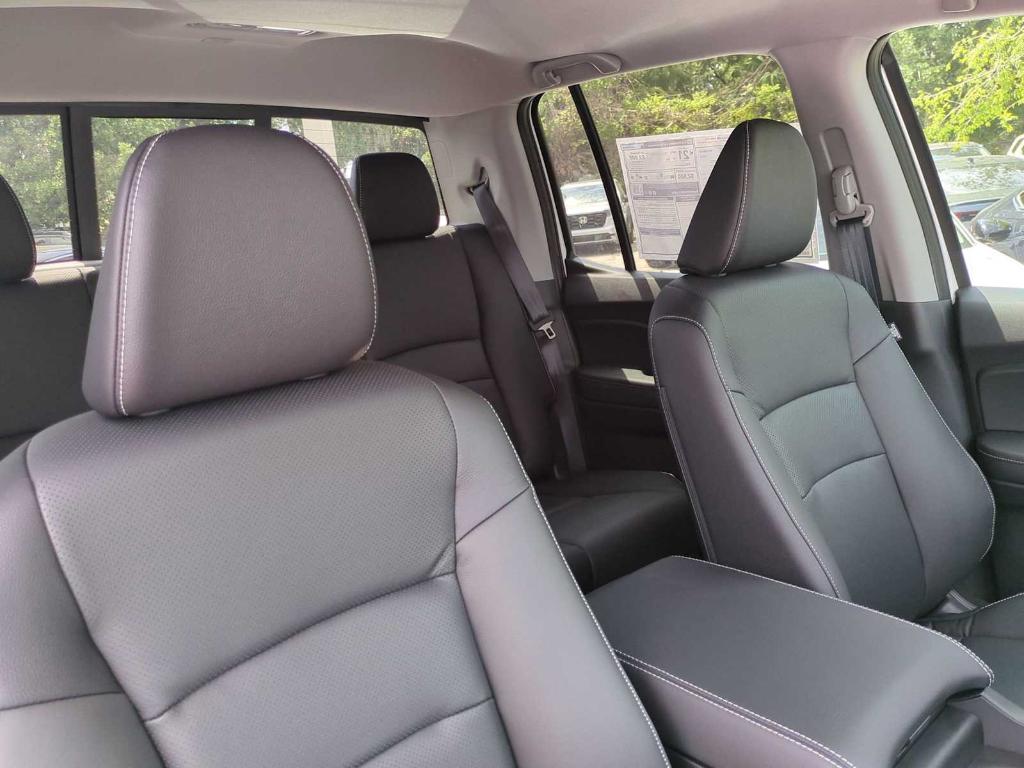 new 2025 Honda Ridgeline car, priced at $39,582