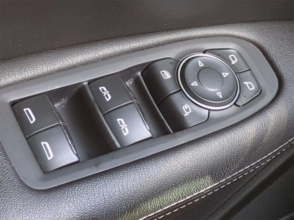 used 2021 Cadillac XT5 car, priced at $24,389