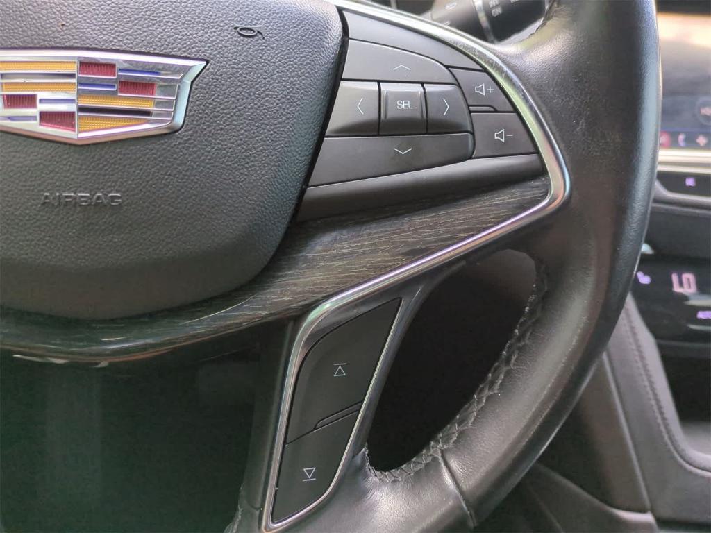 used 2021 Cadillac XT5 car, priced at $24,389