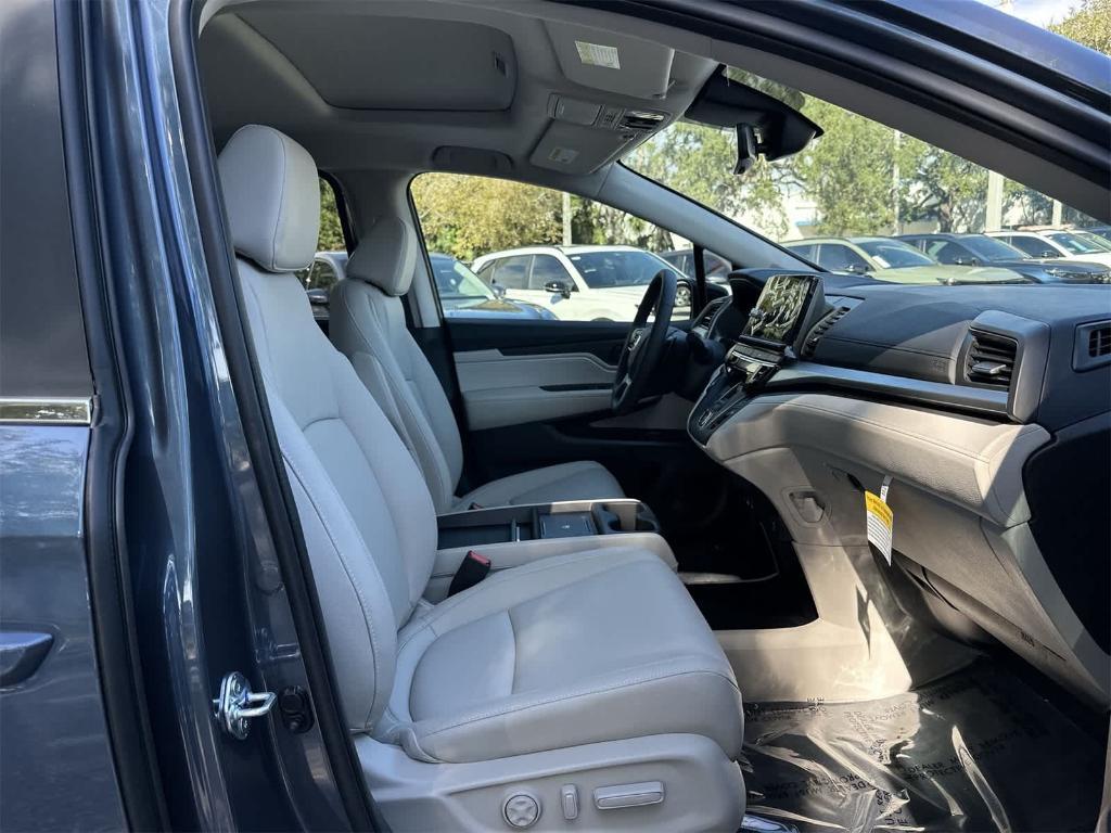new 2026 Honda Odyssey car, priced at $43,034