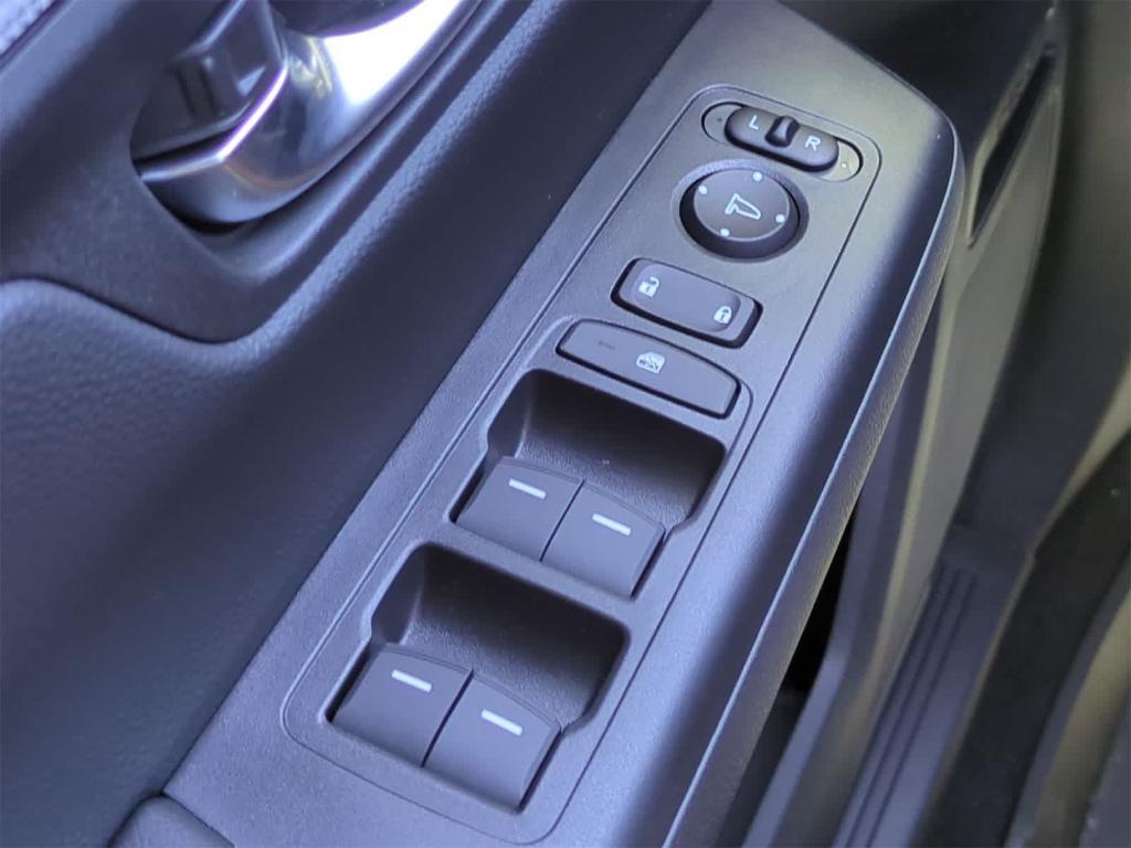 new 2025 Honda CR-V Hybrid car, priced at $39,770