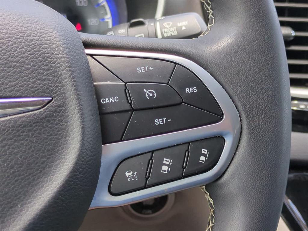 used 2023 Chrysler Pacifica car, priced at $20,125