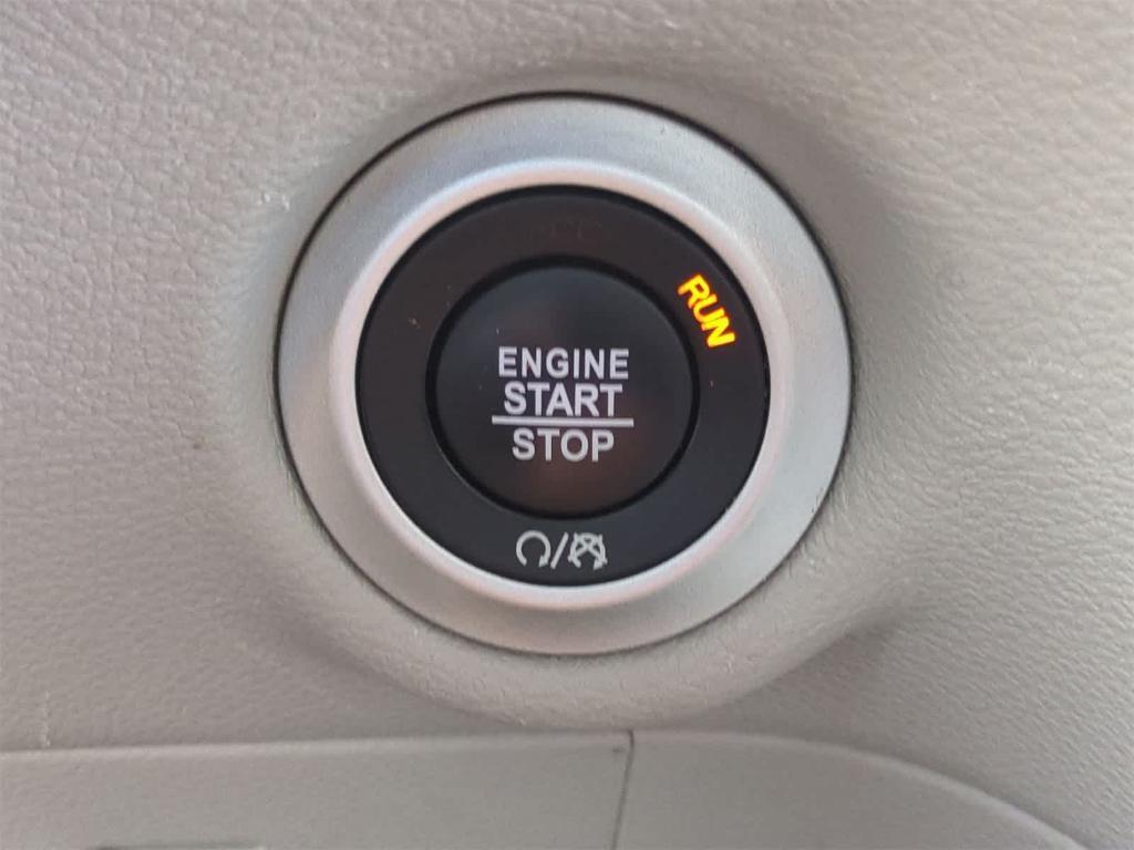 used 2023 Chrysler Pacifica car, priced at $20,125