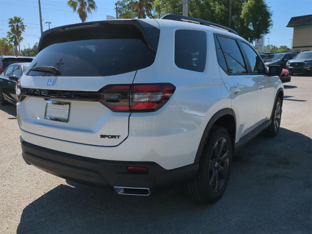 new 2025 Honda Pilot car, priced at $40,421