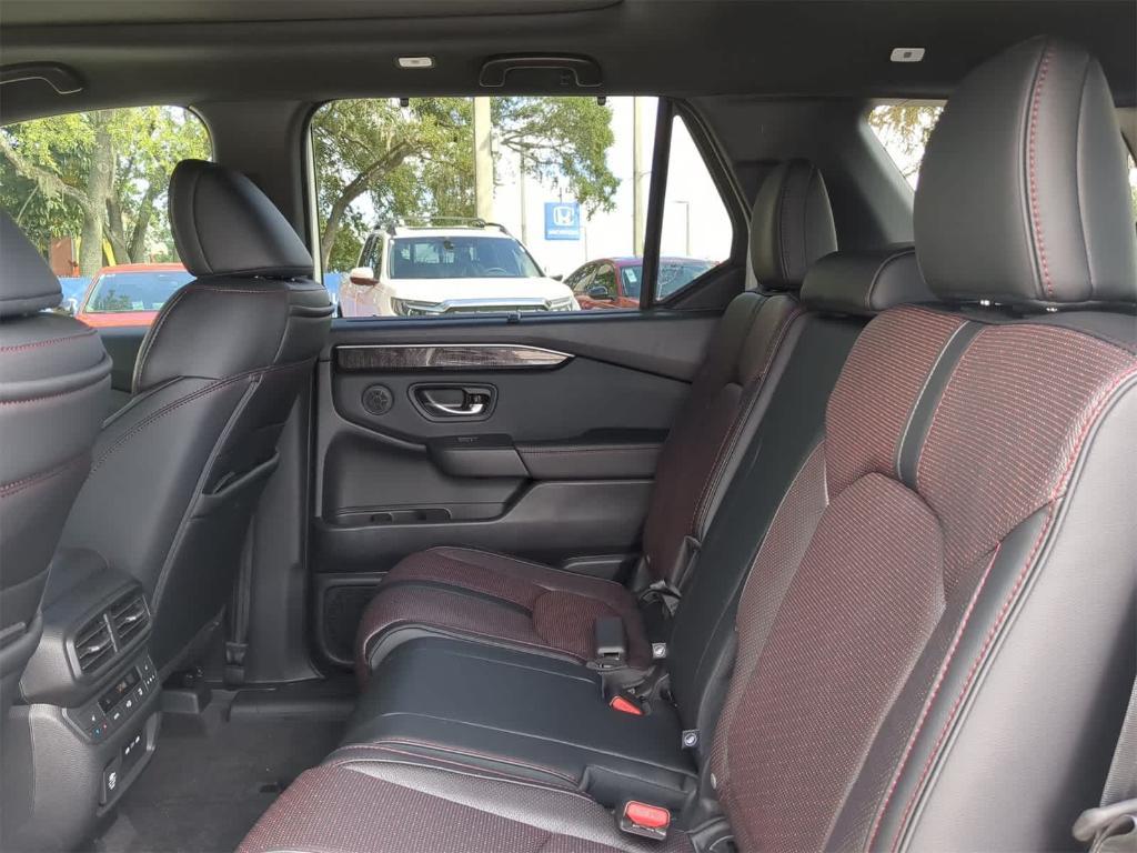 new 2025 Honda Pilot car, priced at $52,452