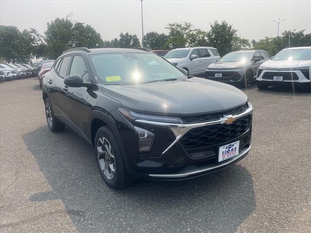 new 2025 Chevrolet Trax car, priced at $24,235