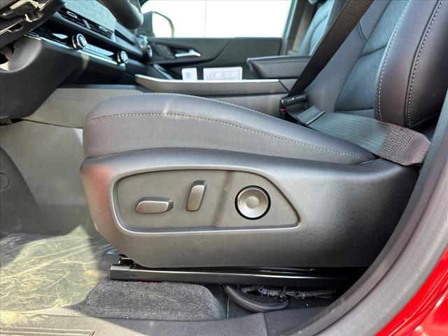 new 2025 Chevrolet Equinox car, priced at $34,619