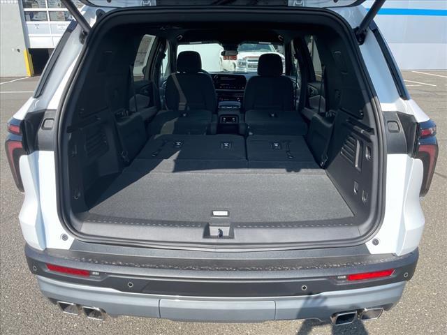 new 2025 Chevrolet Traverse car, priced at $42,060