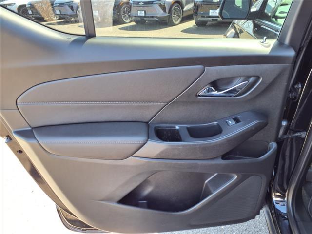 used 2022 Chevrolet Traverse car, priced at $33,995