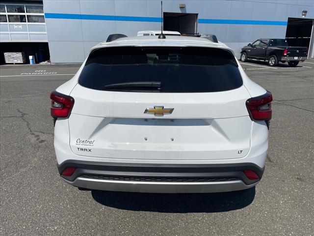 new 2025 Chevrolet Trax car, priced at $22,595