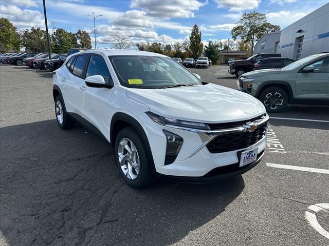 used 2025 Chevrolet Trax car, priced at $21,995