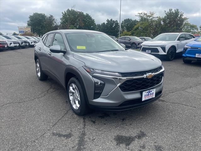 new 2025 Chevrolet Trax car, priced at $21,785