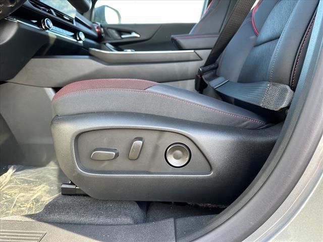 new 2025 Chevrolet Equinox car, priced at $35,294