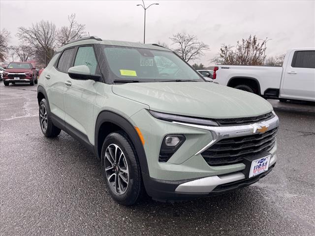 new 2025 Chevrolet TrailBlazer car, priced at $28,324