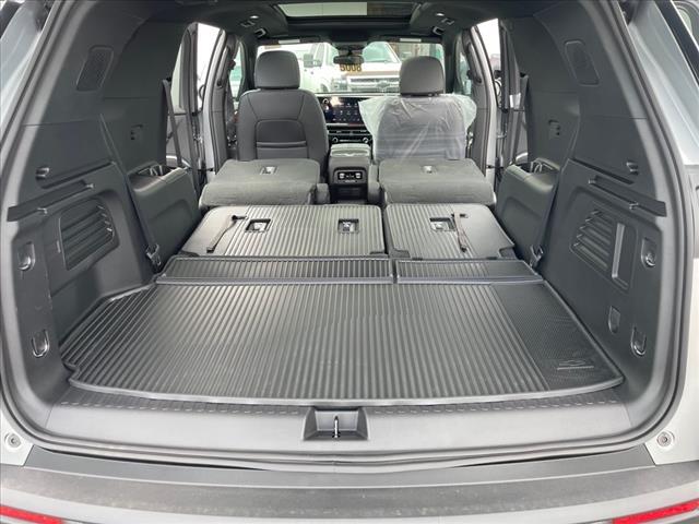 new 2025 Chevrolet Traverse car, priced at $49,570