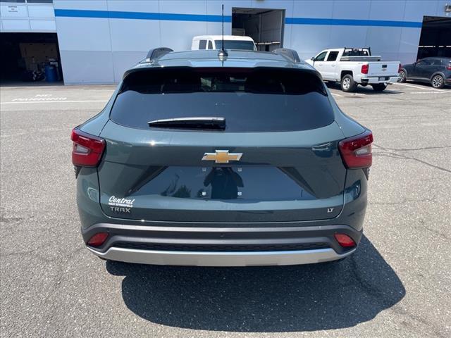 new 2025 Chevrolet Trax car, priced at $22,984